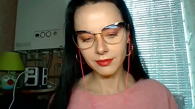 Snapshot of LuminousLady chatting on September 26, 7:23 am LuminousLady online show from September 26, 7:23 am