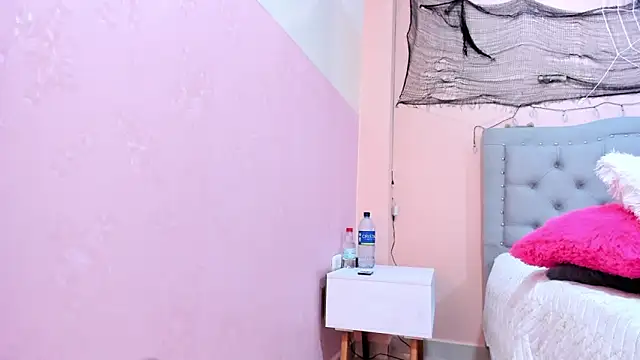 littletammy4u  online show from November 3, 12:17 pm