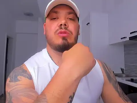 ZackMasterss online show from April 19, 8:55 pm