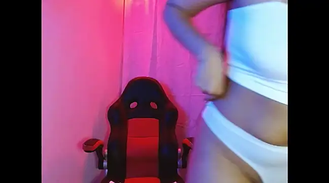 Snapshot of SallyWhitee chatting on March 8, 6:32 am SallyWhitee online show from March 8, 6:32 am