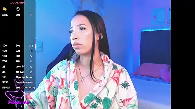 Snapshot of SallyWhitee chatting on September 15, 4:12 am SallyWhitee online show from September 15, 4:12 am