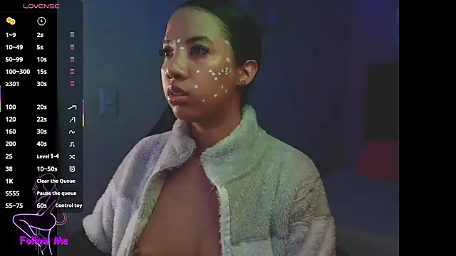 Snapshot of SallyWhitee chatting on November 3, 4:47 am SallyWhitee online show from November 3, 4:47 am