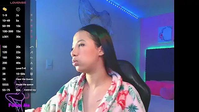 Snapshot of SallyWhitee chatting on November 28, 4:48 am SallyWhitee online show from November 28, 4:48 am