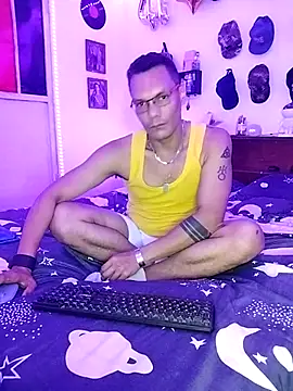 Snapshot of XhaseFoX chatting on March 5, 2:25 am XhaseFoX online show from March 5, 2:25 am