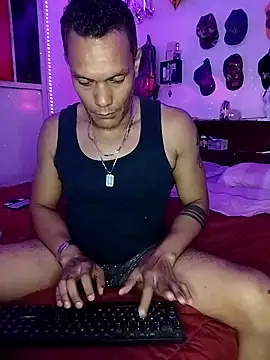 Snapshot of XhaseFoX chatting on March 10, 6:16 am XhaseFoX online show from March 10, 6:16 am