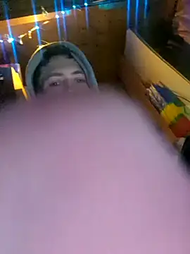 Snapshot of Jaymie2p25 chatting on December 14, 10:58 pm Jaymie2p25 online show from December 14, 10:58 pm