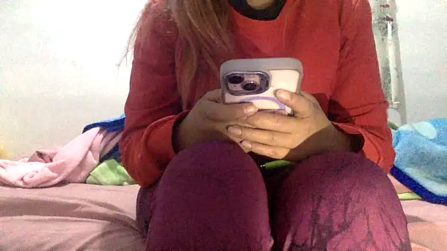 Snapshot of sharonlopez9611 chatting on December 14, 4:07 am sharonlopez9611 online show from December 14, 4:07 am