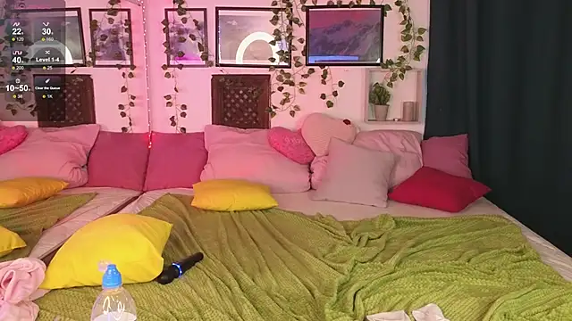 Kira Jin online show from February 22, 11:35 am