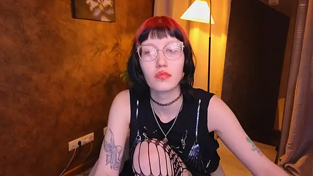 Snapshot of lissaros chatting on February 20, 5:01 am lissaros online show from February 20, 5:01 am