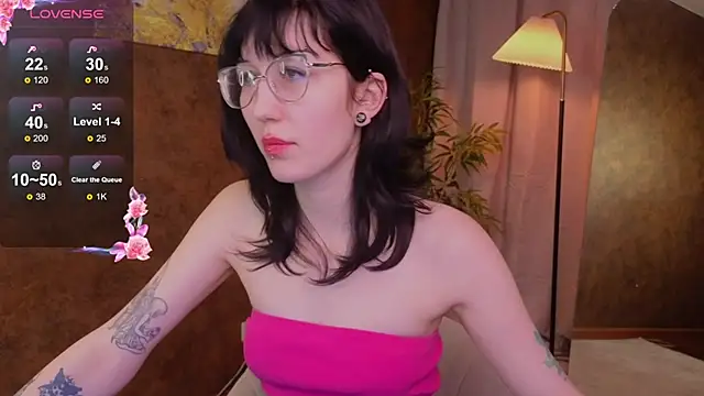 Snapshot of lissaros chatting on March 20, 5:02 am lissaros online show from March 20, 5:02 am