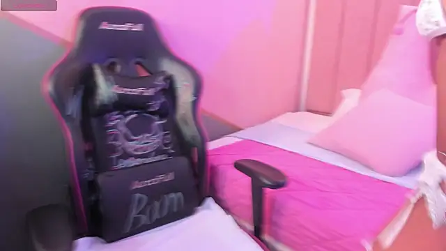 Snapshot of cattaleya_get chatting on February 6, 12:26 pm cattaleya get online show from February 6, 12:26 pm