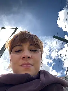 Maggie Geller online show from December 3, 4:49 pm