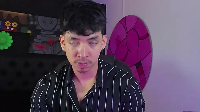 Snapshot of ISAAC_CRYSTON chatting on October 31, 8:32 pm ISAAC CRYSTON online show from October 31, 8:32 pm