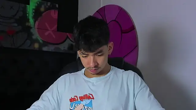 Snapshot of ISAAC_CRYSTON chatting on November 4, 7:46 pm ISAAC CRYSTON online show from November 4, 7:46 pm