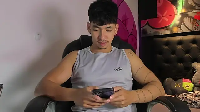 Snapshot of ISAAC_CRYSTON chatting on November 12, 8:08 pm ISAAC CRYSTON online show from November 12, 8:08 pm