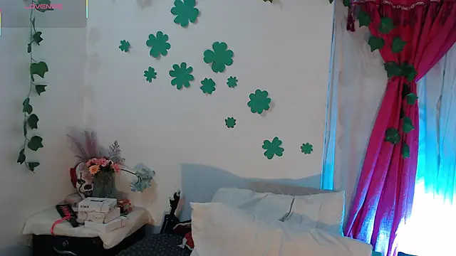 Snapshot of alaia_sweetxxx chatting on March 15, 2:34 pm alaia sweetxxx online show from March 15, 2:34 pm