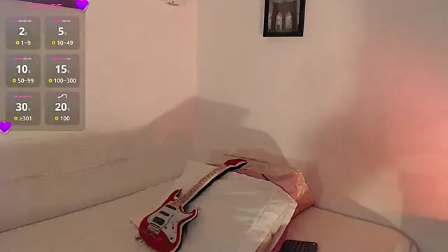Snapshot of alaia_sweetxxx chatting on September 30, 1:10 am alaia sweetxxx online show from September 30, 1:10 am