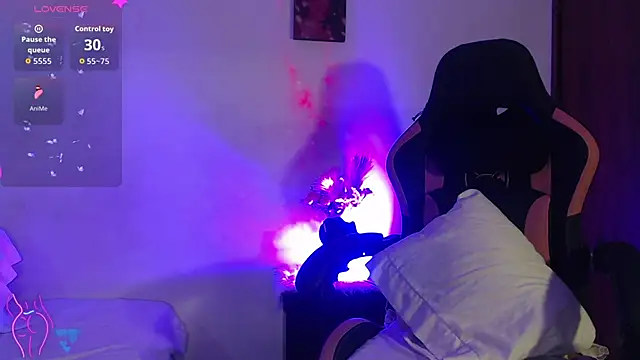 Snapshot of alaia_sweetxxx chatting on November 26, 1:28 am alaia sweetxxx online show from November 26, 1:28 am