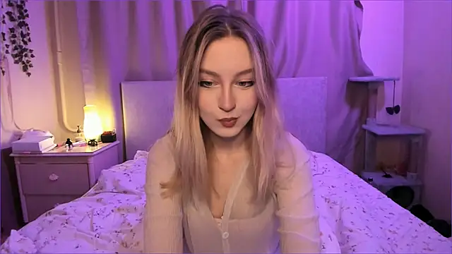 Snapshot of margorazentals chatting on September 15, 8:20 pm margorazentals online show from September 15, 8:20 pm