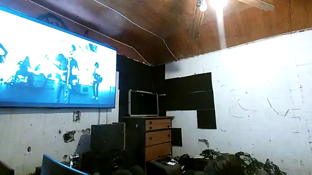 Snapshot of nuttyking2022 chatting on November 4, 6:23 am nuttyking2022 online show from November 4, 6:23 am