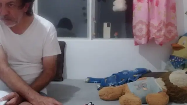 jeans and emma online show from September 9, 2:11 am