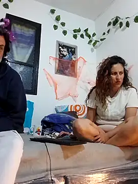 jeans and emma online show from October 24, 1:46 am