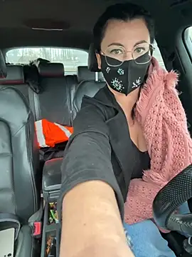 Snapshot of Loveblackzilla chatting on December 1, 3:17 pm Loveblackzilla online show from December 1, 3:17 pm