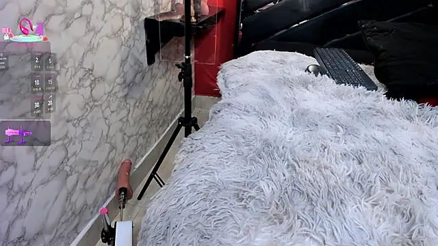 IVISBOUNCYASS online show from April 17, 12:52 pm