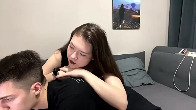 Tw1nFlame online show from March 11, 6:52 pm