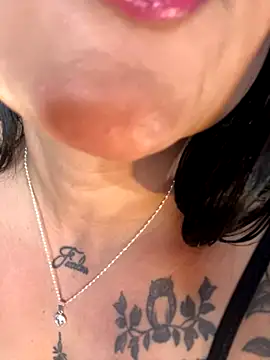 Madissonlove 1 online show from September 27, 1:43 am