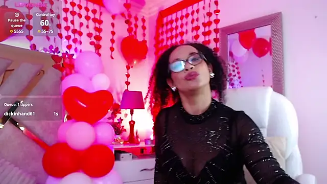 Snapshot of Cintiia_Holmes chatting on February 16, 5:48 pm Cintiia Holmes online show from February 16, 5:48 pm