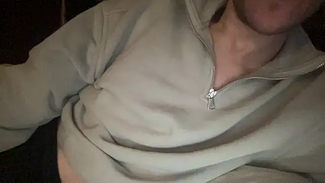 Snapshot of LeoLovelyDick chatting on February 9, 2:17 am LeoLovelyDick online show from February 9, 2:17 am