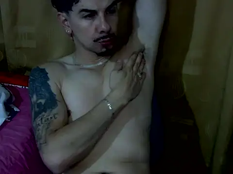 Snapshot of venusfranco_94 chatting on November 7, 12:10 am venusfranco 94 online show from November 7, 12:10 am