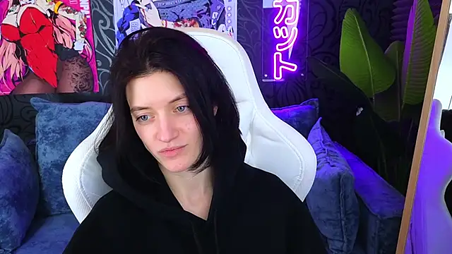 Snapshot of roxy_riot_ chatting on February 18, 7:43 am roxy riot online show from February 18, 7:43 am