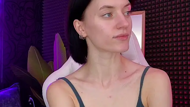 Snapshot of roxy_riot_ chatting on March 9, 5:11 am roxy riot online show from March 9, 5:11 am
