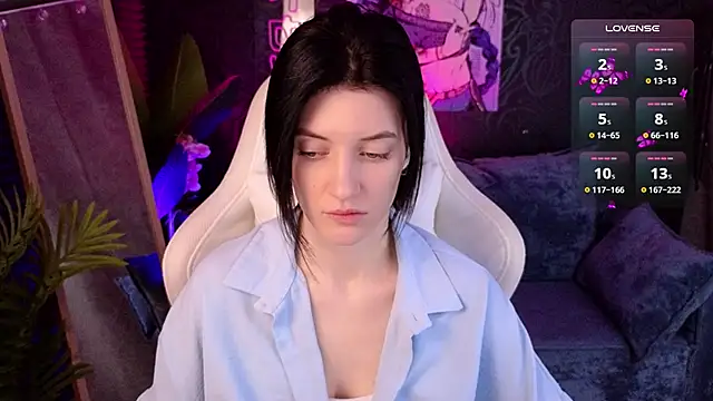 Snapshot of roxy_riot_ chatting on November 18, 1:33 am roxy riot online show from November 18, 1:33 am