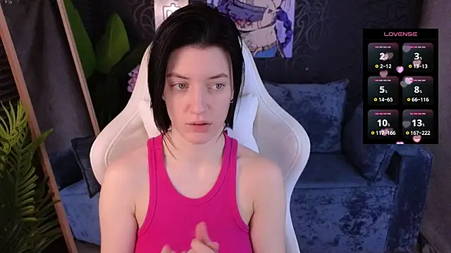 Snapshot of roxy_riot_ chatting on December 3, 1:24 am roxy riot online show from December 3, 1:24 am