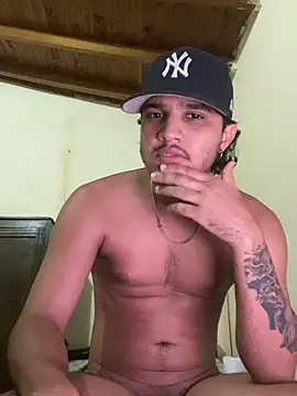 Snapshot of daniel6916 chatting on February 12, 12:16 am daniel6916 online show from February 12, 12:16 am