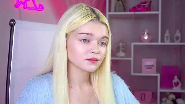 AdeleCartier online show from April 20, 2:03 am