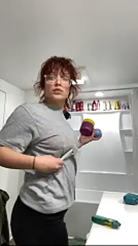 Snapshot of grassXass420 chatting on December 17, 5:35 am grassXass420 online show from December 17, 5:35 am