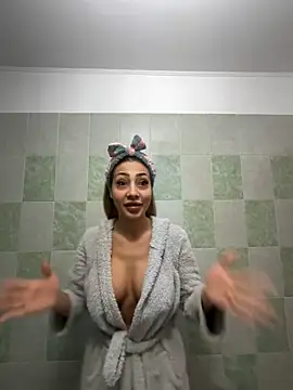 Snapshot of BonyBon29 chatting on February 21, 4:40 am BonyBon29 online show from February 21, 4:40 am