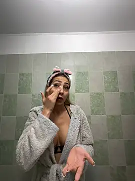 Snapshot of BonyBon29 chatting on February 22, 4:29 am BonyBon29 online show from February 22, 4:29 am