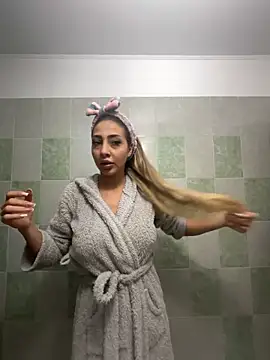 Snapshot of BonyBon29 chatting on February 24, 4:27 am BonyBon29 online show from February 24, 4:27 am