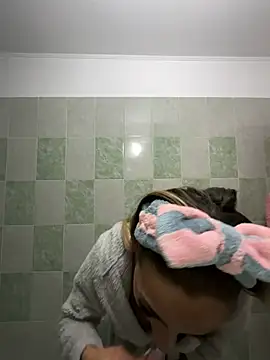 Snapshot of BonyBon29 chatting on February 25, 4:24 am BonyBon29 online show from February 25, 4:24 am