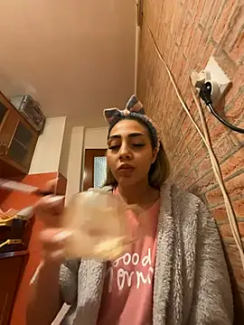 Snapshot of BonyBon29 chatting on March 3, 4:36 am BonyBon29 online show from March 3, 4:36 am