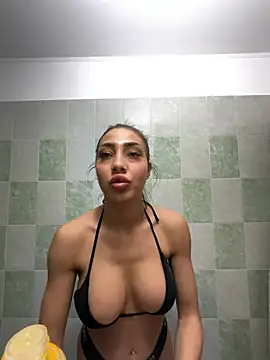 Snapshot of BonyBon29 chatting on March 9, 7:15 pm BonyBon29 online show from March 9, 7:15 pm