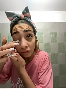 Snapshot of BonyBon29 chatting on March 20, 5:02 am BonyBon29 online show from March 20, 5:02 am