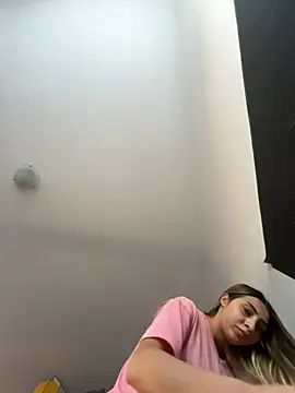 Snapshot of BonyBon29 chatting on March 21, 5:11 am BonyBon29 online show from March 21, 5:11 am