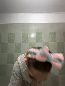 Snapshot of BonyBon29 chatting on March 22, 5:17 am BonyBon29 online show from March 22, 5:17 am