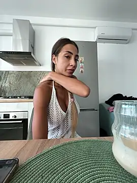 Snapshot of BonyBon29 chatting on September 19, 5:20 am BonyBon29 online show from September 19, 5:20 am